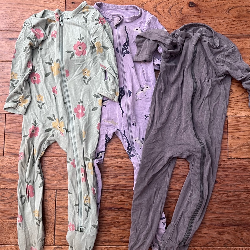 Set of 3 Kyte baby footie pajamas